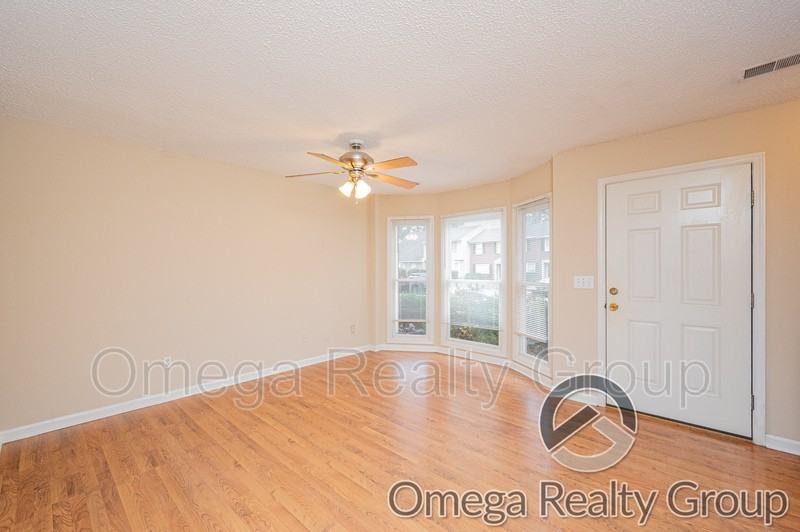 5057 Falling Creek Ln - Photo 2 of 29