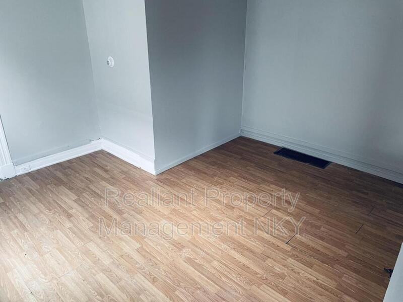 1125 Ann St - Photo 3 of 6