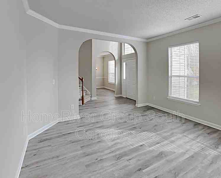 3348 Forest Glen Dr - Photo 2 of 24