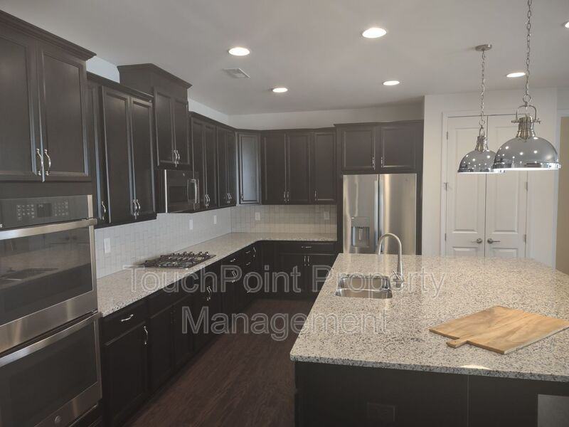 906 Acorn Way - Photo 2 of 18