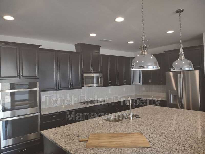 906 Acorn Way - Photo 3 of 18
