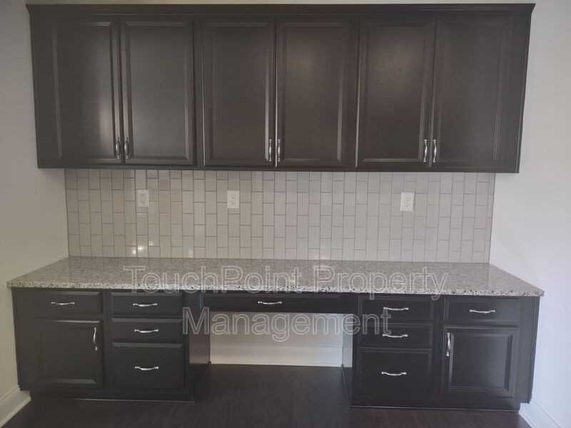 906 Acorn Way - Photo 5 of 18