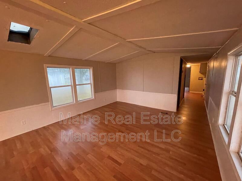 133 Harrison St - Photo 3 of 6