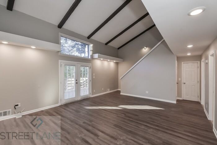 4670 Bedford Pl - Photo 2 of 15