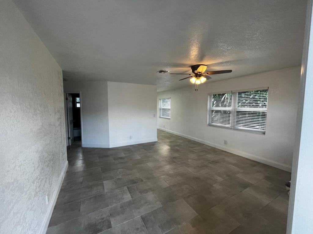 3914 Herndon Dr - Photo 5 of 15