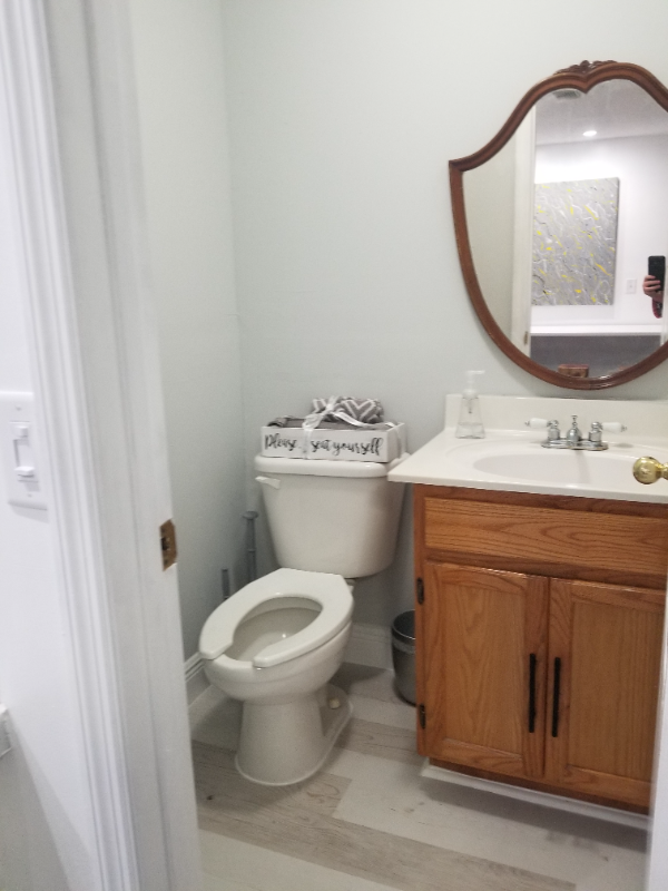 1585 Maxwell Ln - Photo 5 of 20