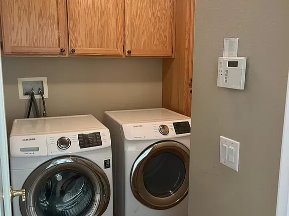 13068 Troy Ct - Photo 3 of 8