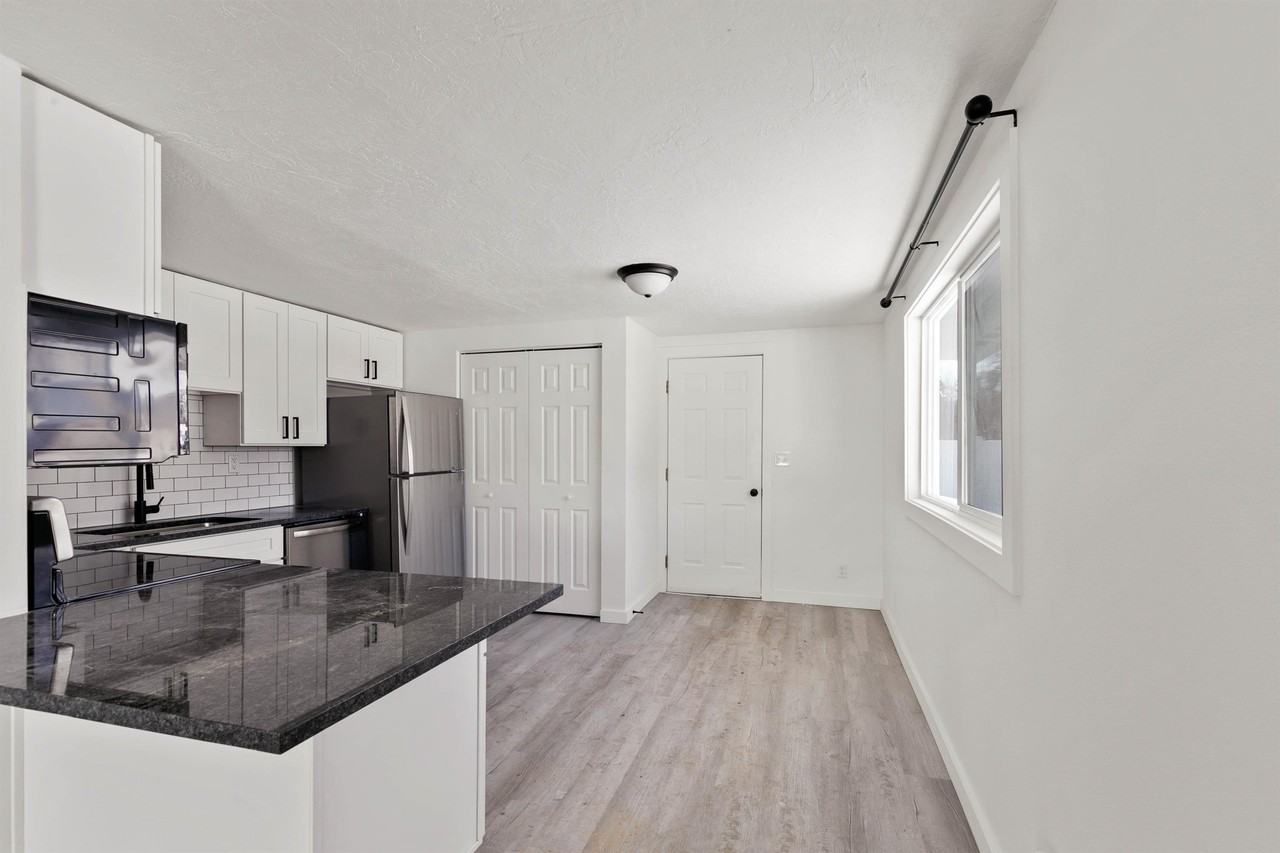 1027 S Beeman St #1 - Photo 3 of 24