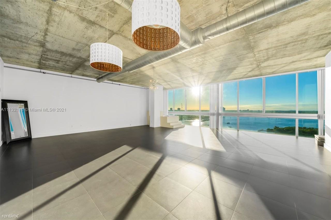 7934 West Dr - Photo 2 of 44