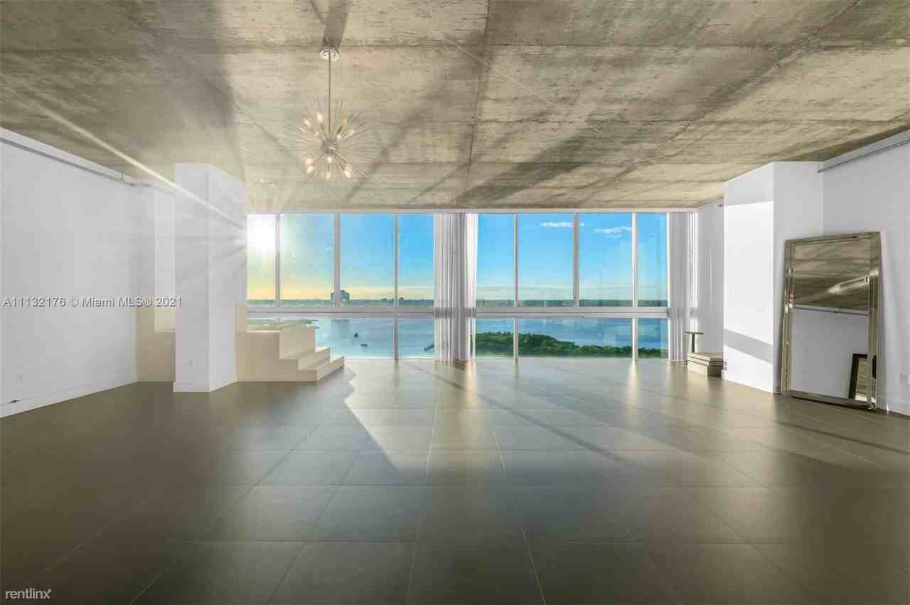 7934 West Dr - Photo 3 of 44