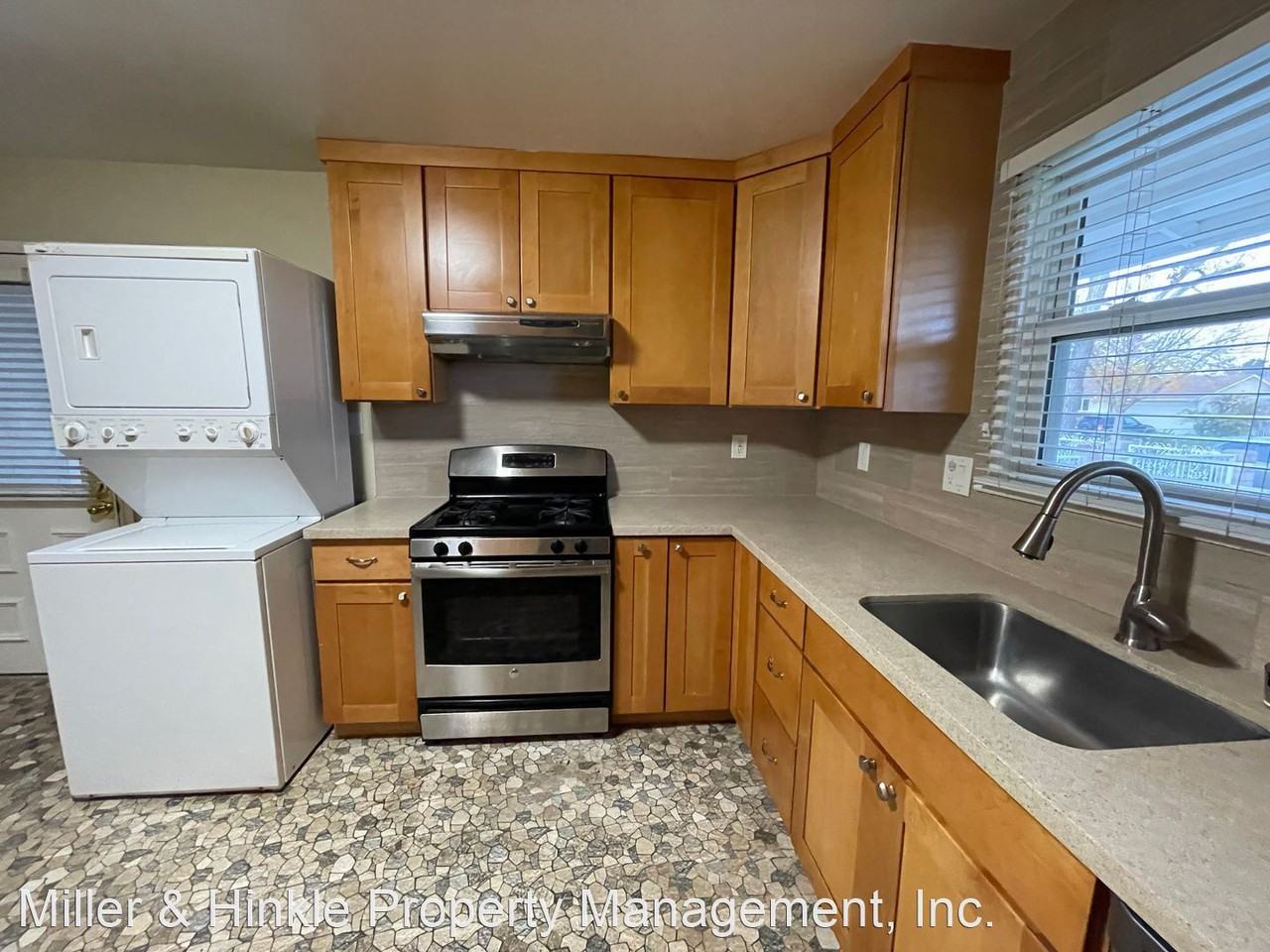 529 Clifton Ave - Photo 3 of 16