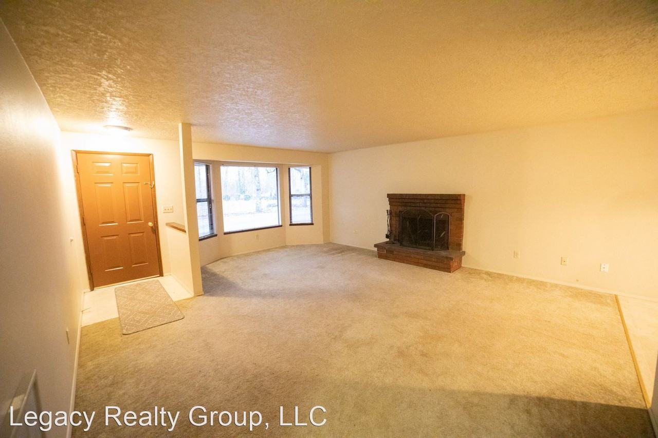 5984-5986 Weiko Way - Photo 2 of 6