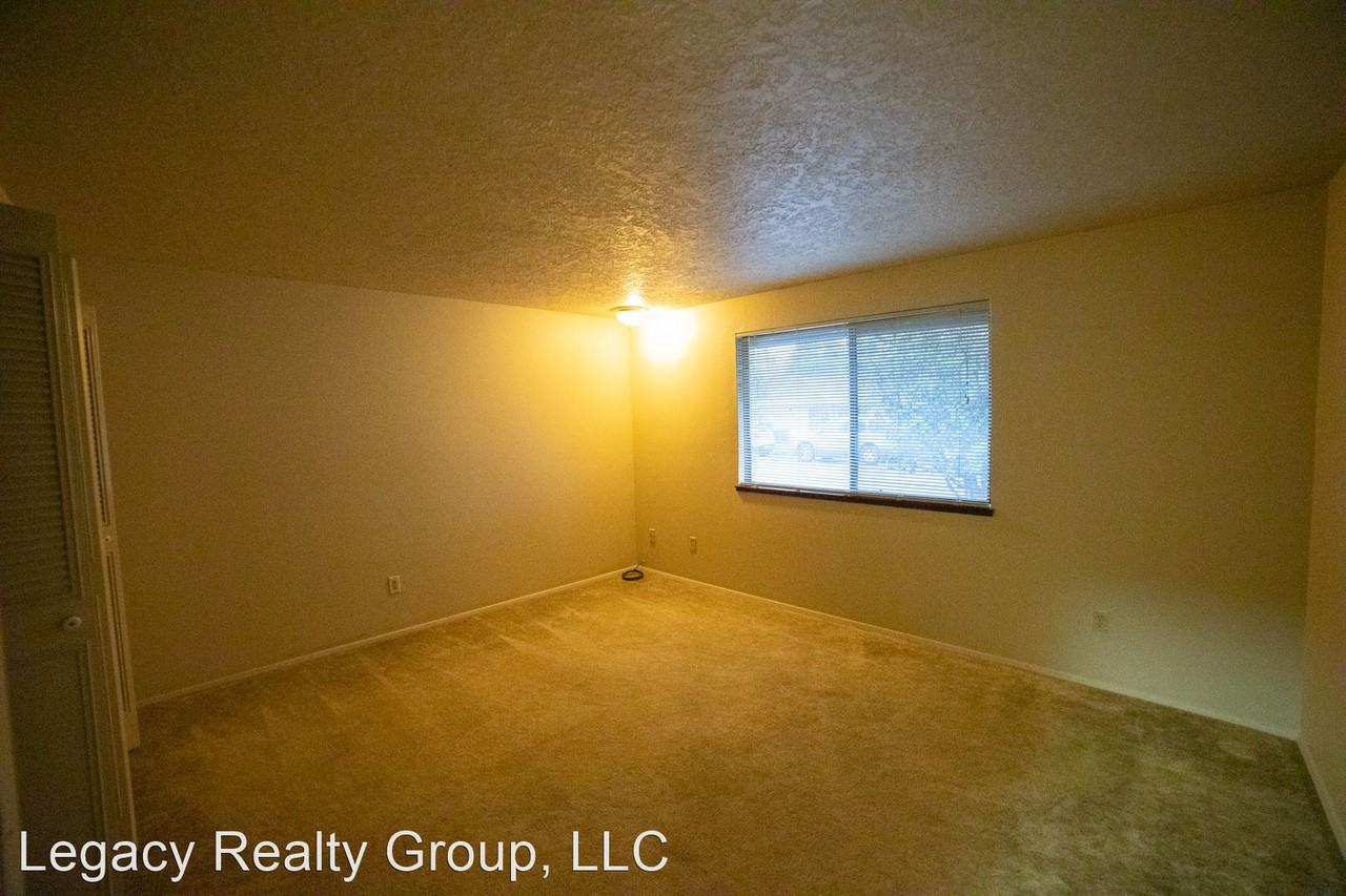 5984-5986 Weiko Way - Photo 3 of 6