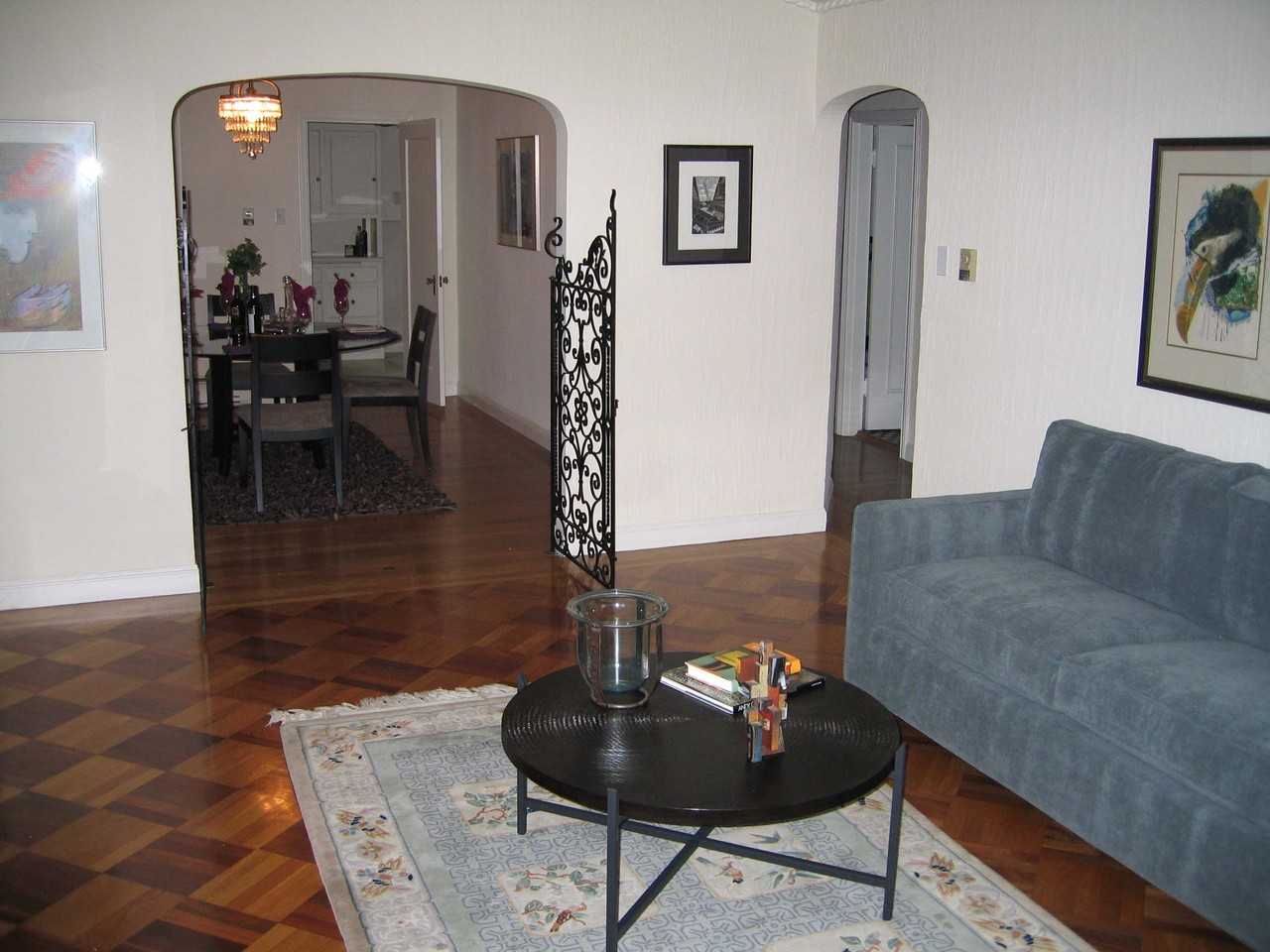 2466 Francisco St - Photo 2 of 4