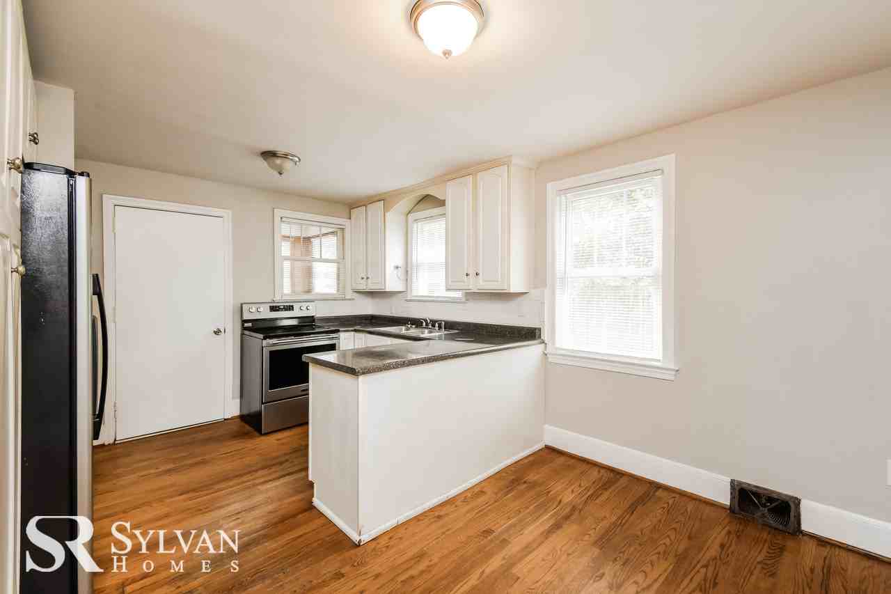 3014 Huron St - Photo 3 of 12