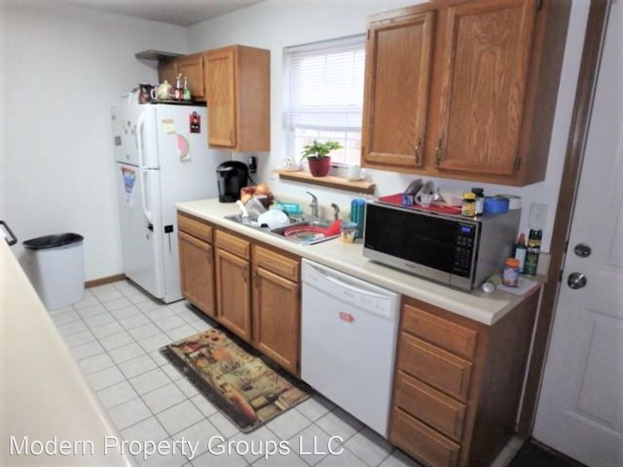 300 E Liberty Ln - Photo 3 of 5