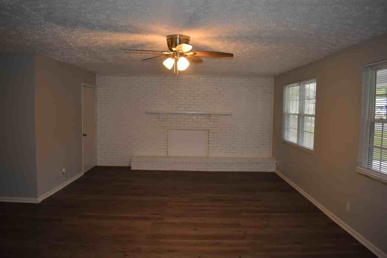 7632 Hillside Dr - Photo 2 of 15