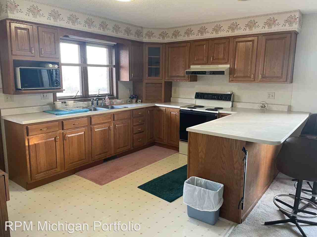 4928 Naomi Rd - Photo 2 of 16