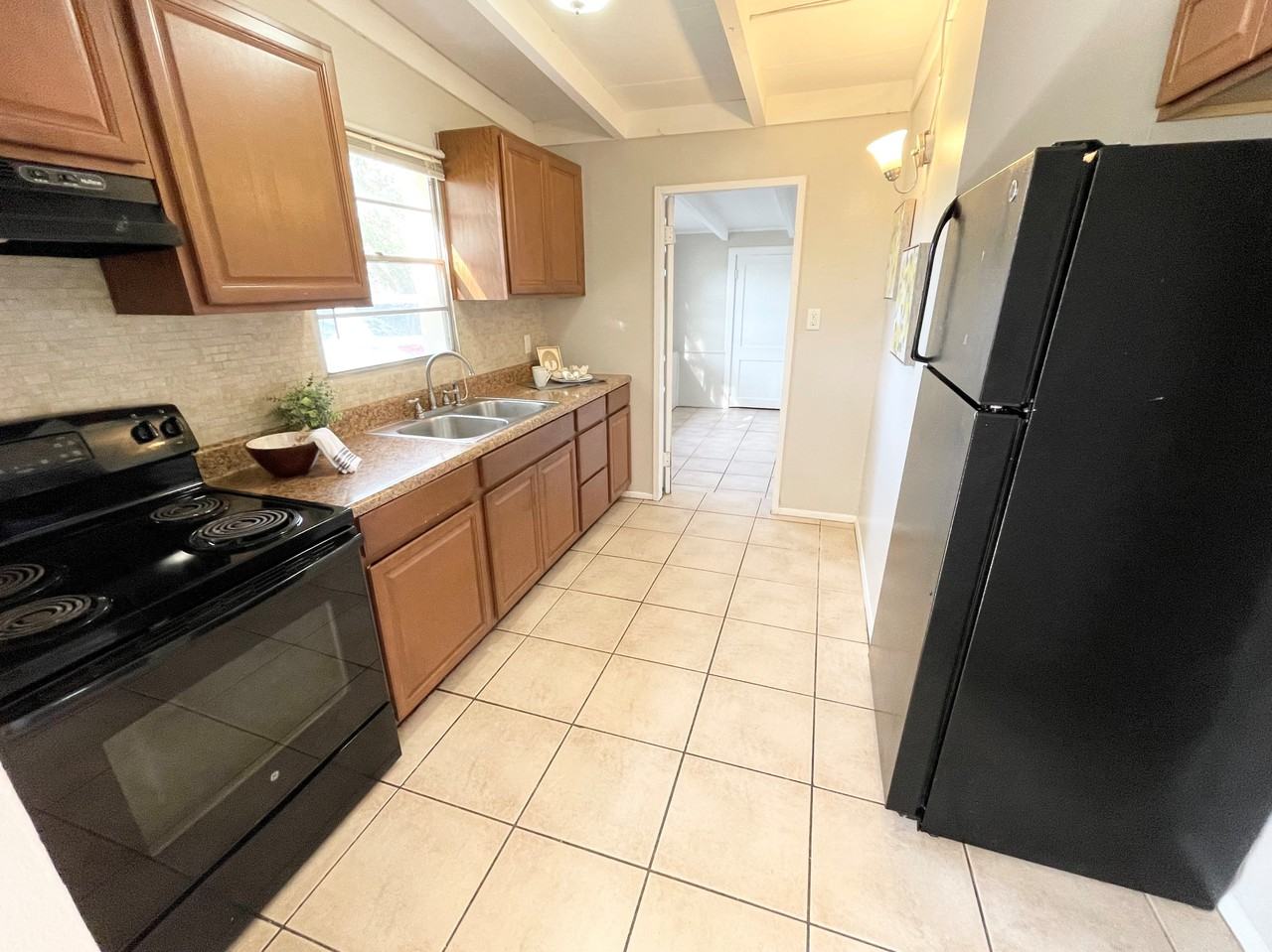 6238 S Grady Ave - Photo 3 of 17