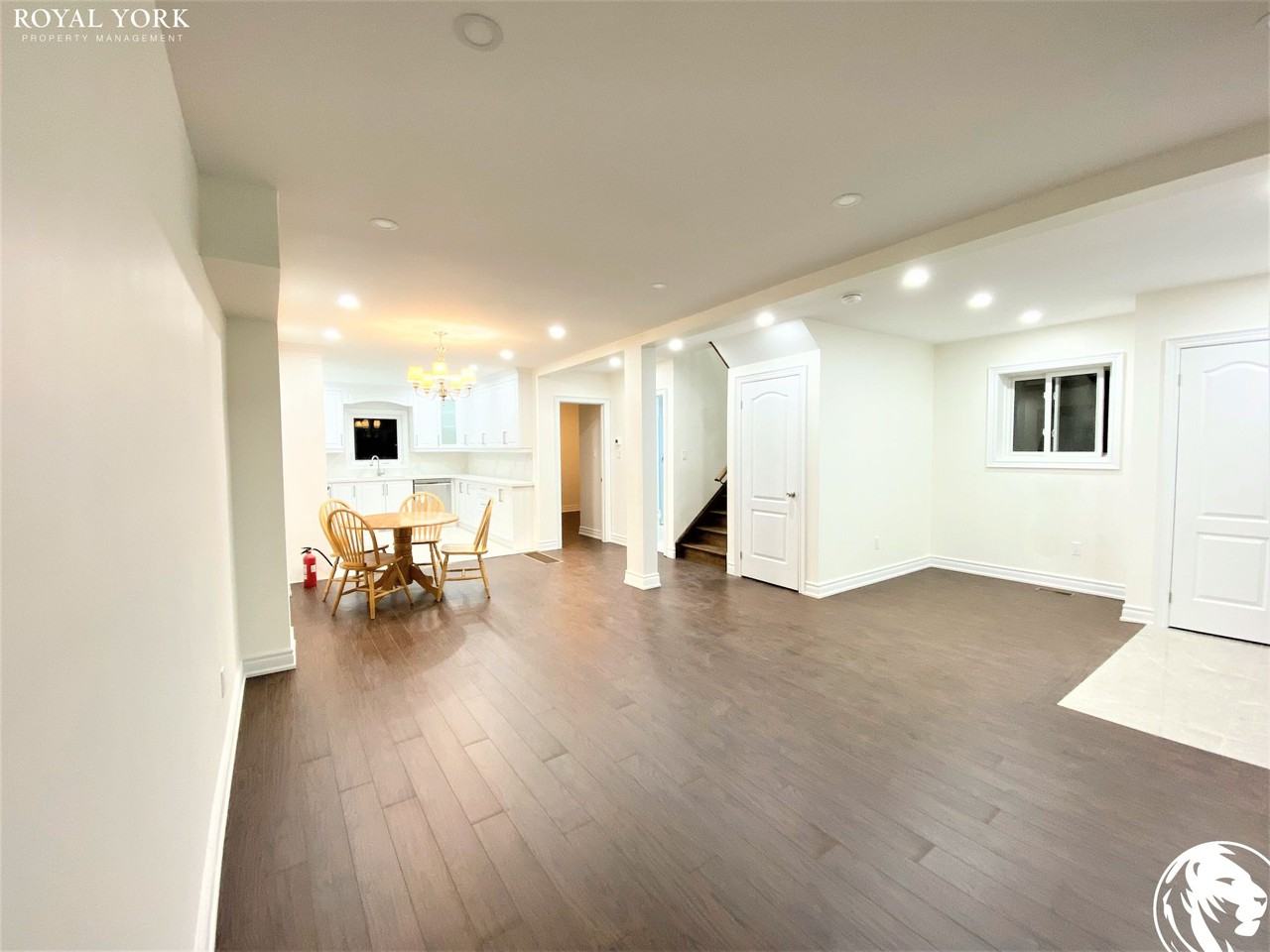 19 Balaclava Dr #1 - Photo 3 of 25