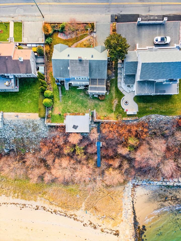 85 Regatta Road - Photo 3 of 37