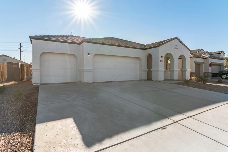 3001 N 306th Ln - Photo 2 of 28