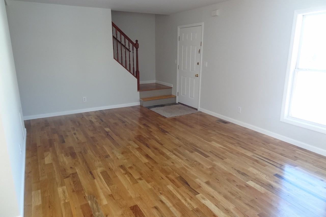 45 Hanford Ave - Photo 3 of 12