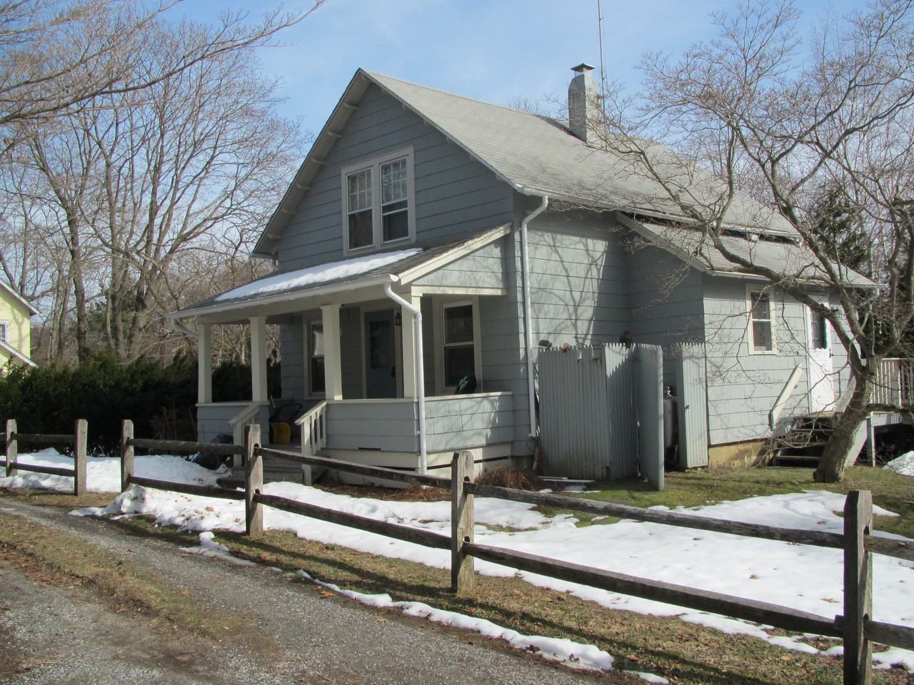 97A Bay Ave - Photo 2 of 11