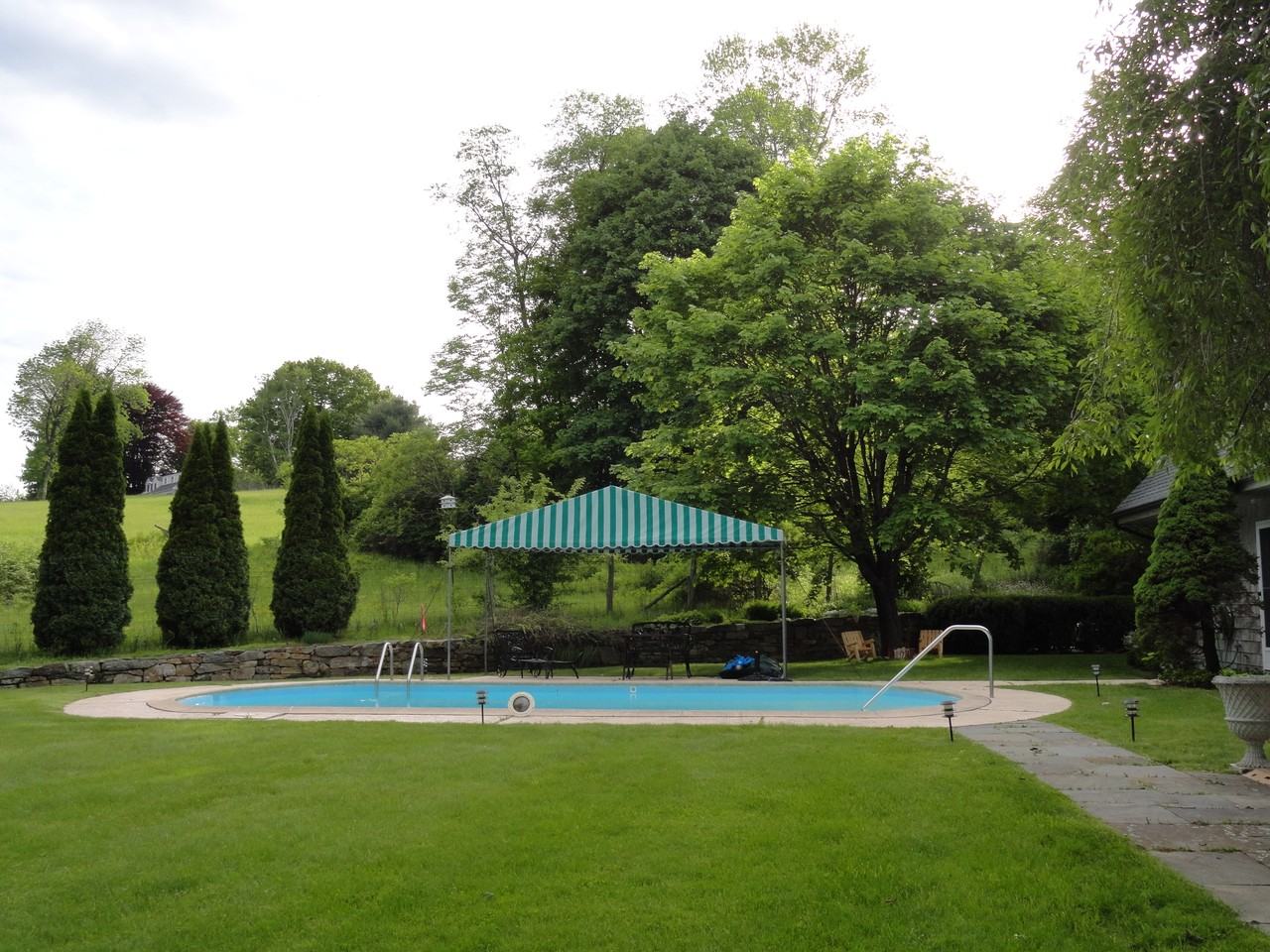 124 Main St - Photo 2 of 10