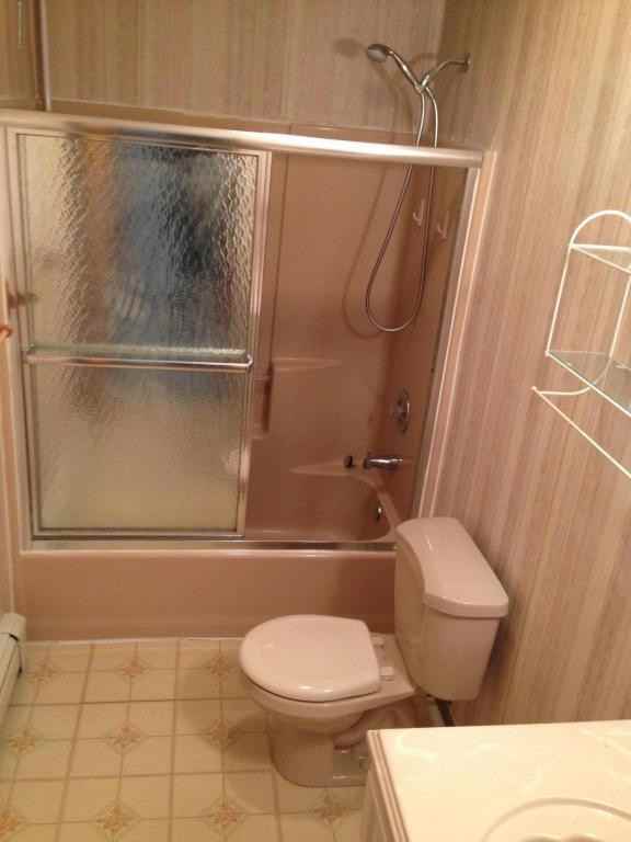 1229 Windward Ave - Photo 2 of 9