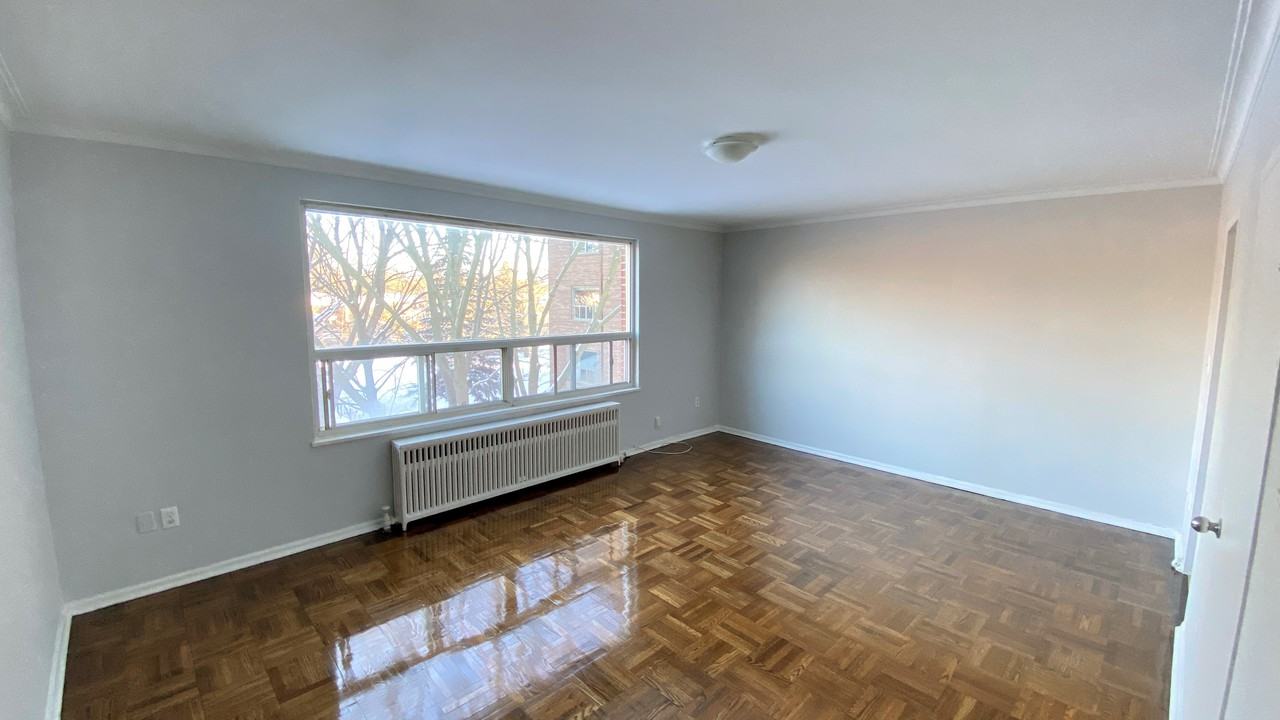 1295 Bayview Ave #19