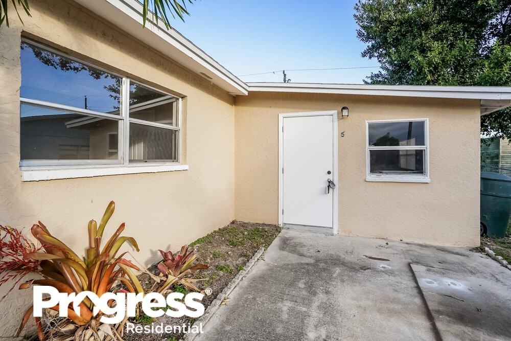 5 W Clermont Ct - Photo 3 of 25