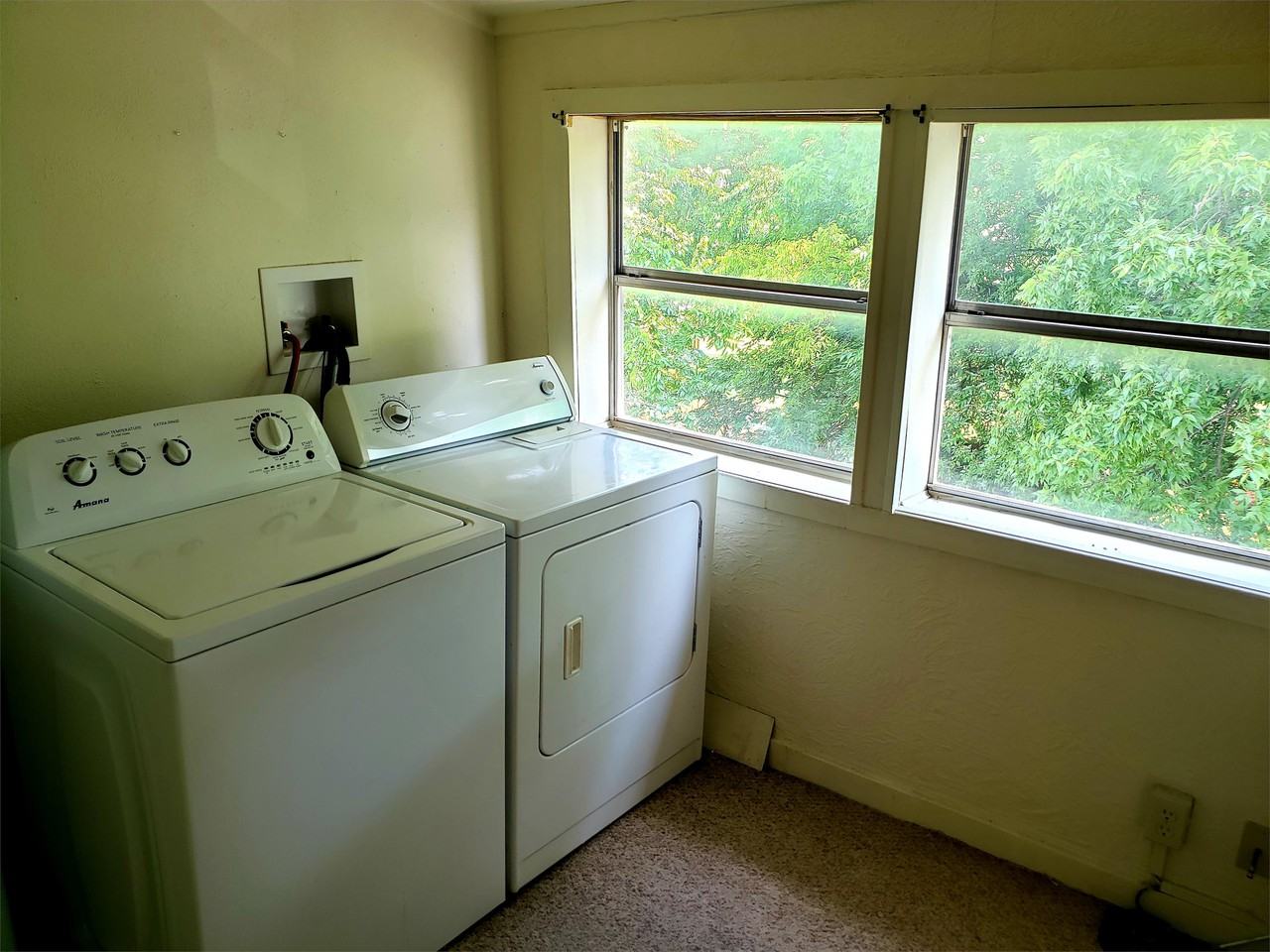 622 N 3rd Ave #2 - Photo 4 of 8