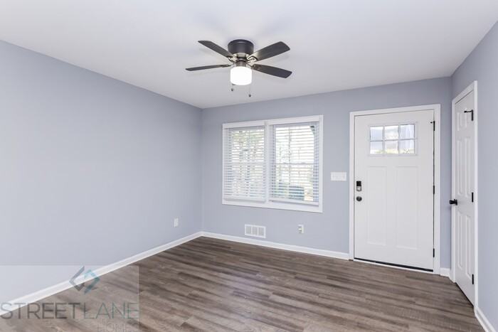 2515 Woodland Dr Nw - Photo 2 of 15