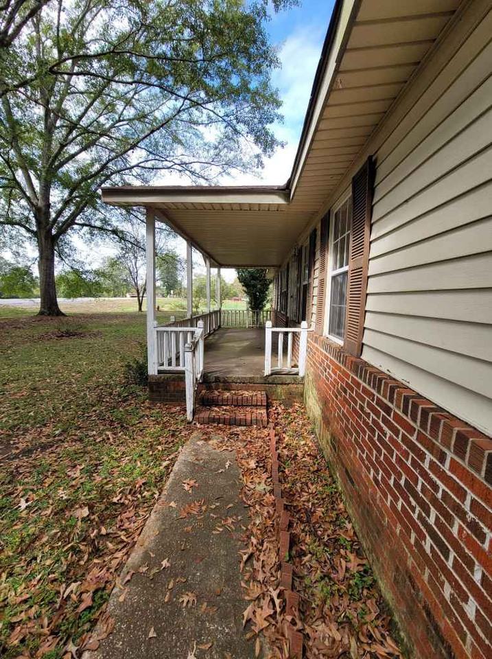 1709 E Coats Ave - Photo 3 of 15