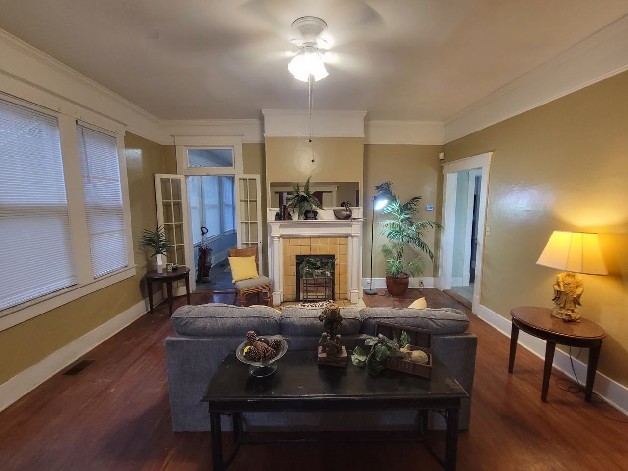 311 E 37th St #1 - Photo 2 of 10