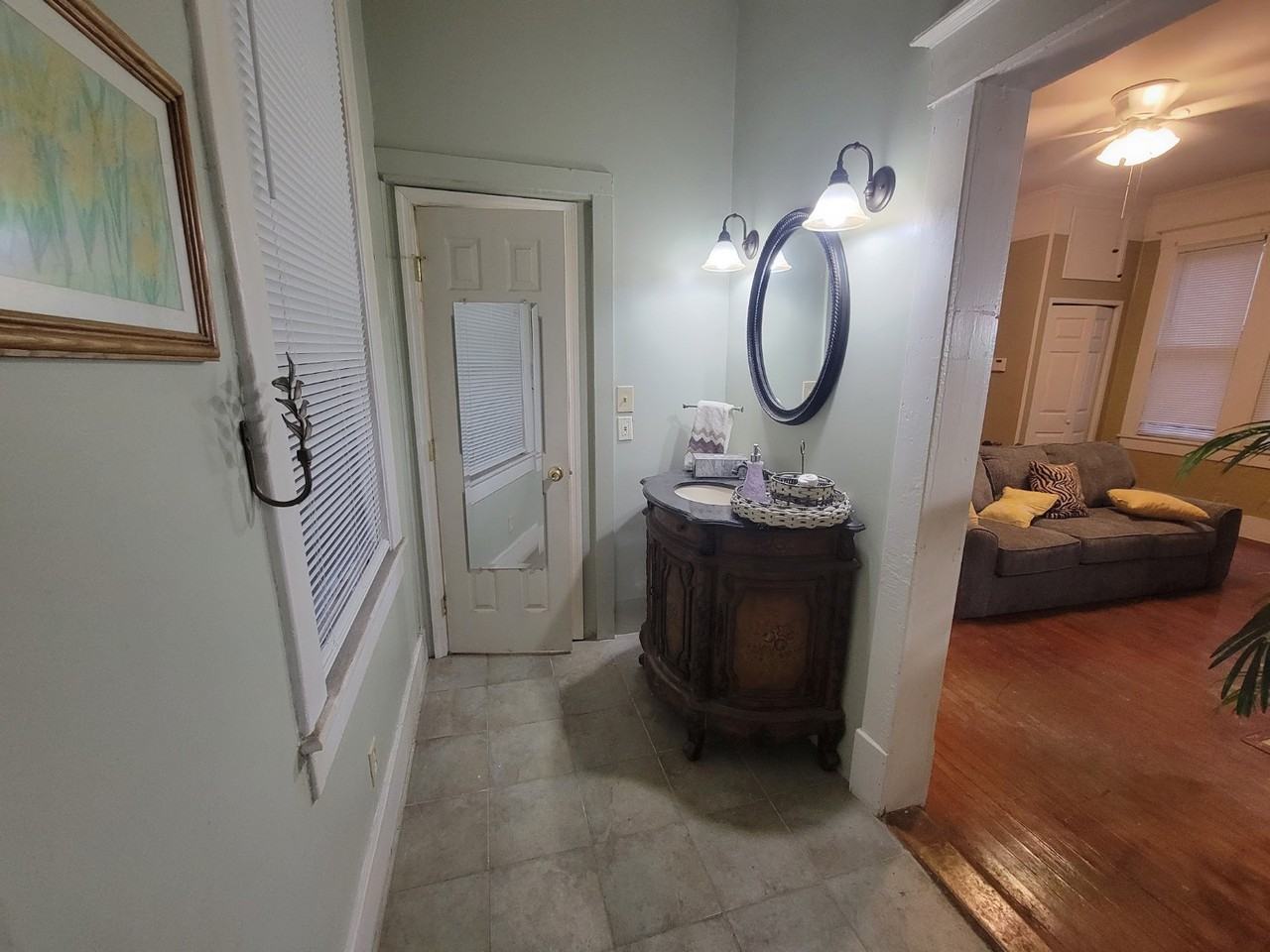 311 E 37th St #1 - Photo 3 of 10