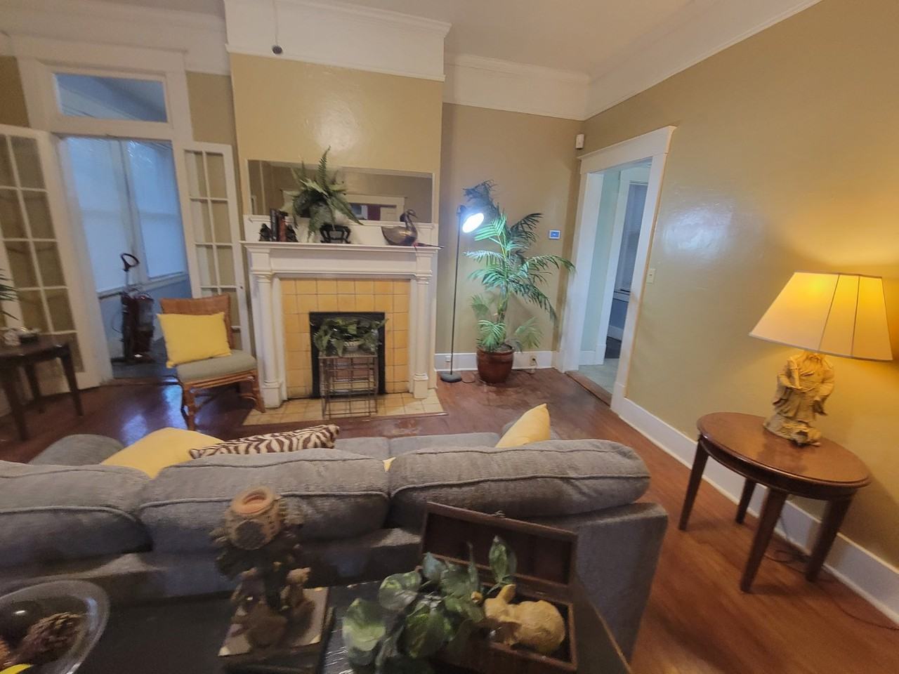 311 E 37th St #1 - Photo 5 of 10