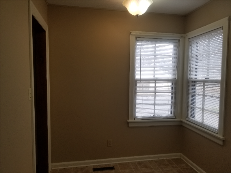1460 N Burns St - Photo 3 of 14