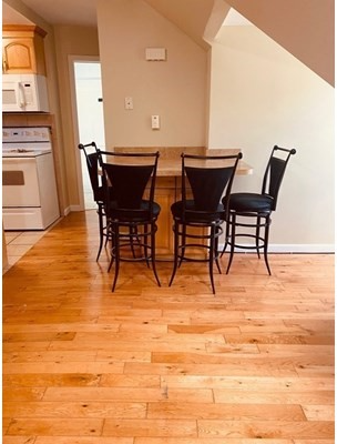 3 Nightingale St #4 - Photo 2 of 6