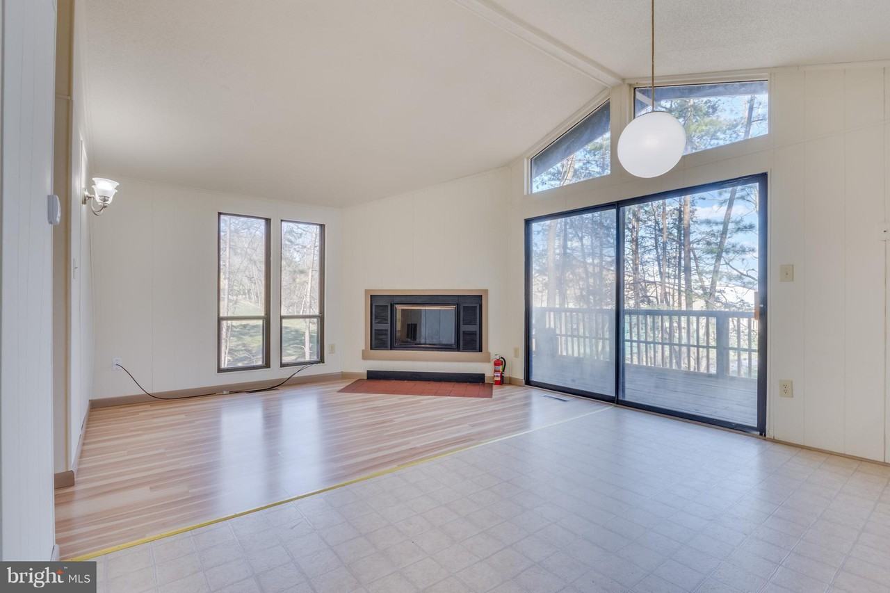 49 Conifer Ln - Photo 2 of 19