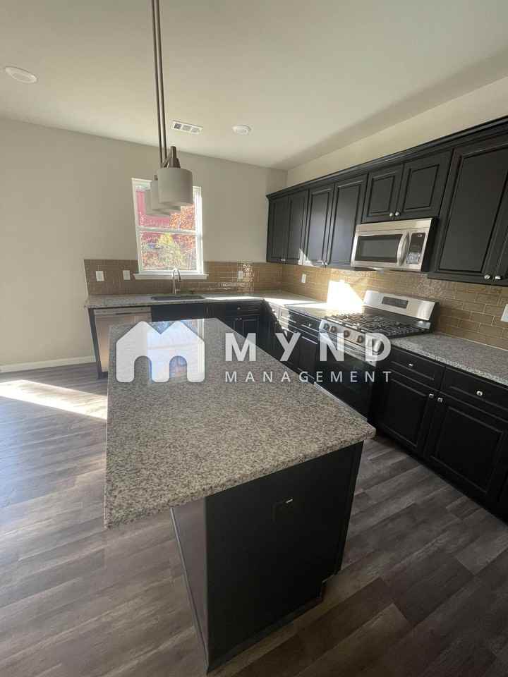 3362 Landings South Dr - Photo 2 of 5