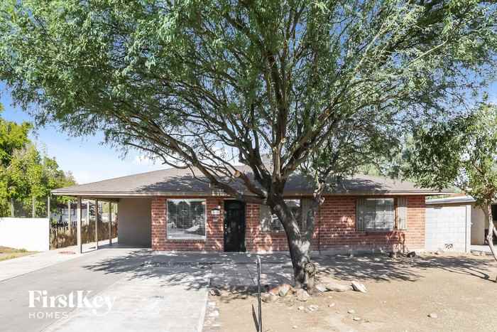 3820 N 23rd Ave - Photo 2 of 15