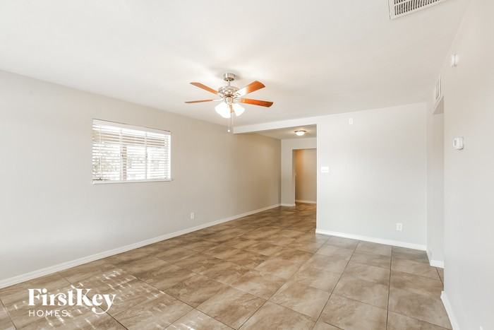 3820 N 23rd Ave - Photo 3 of 15
