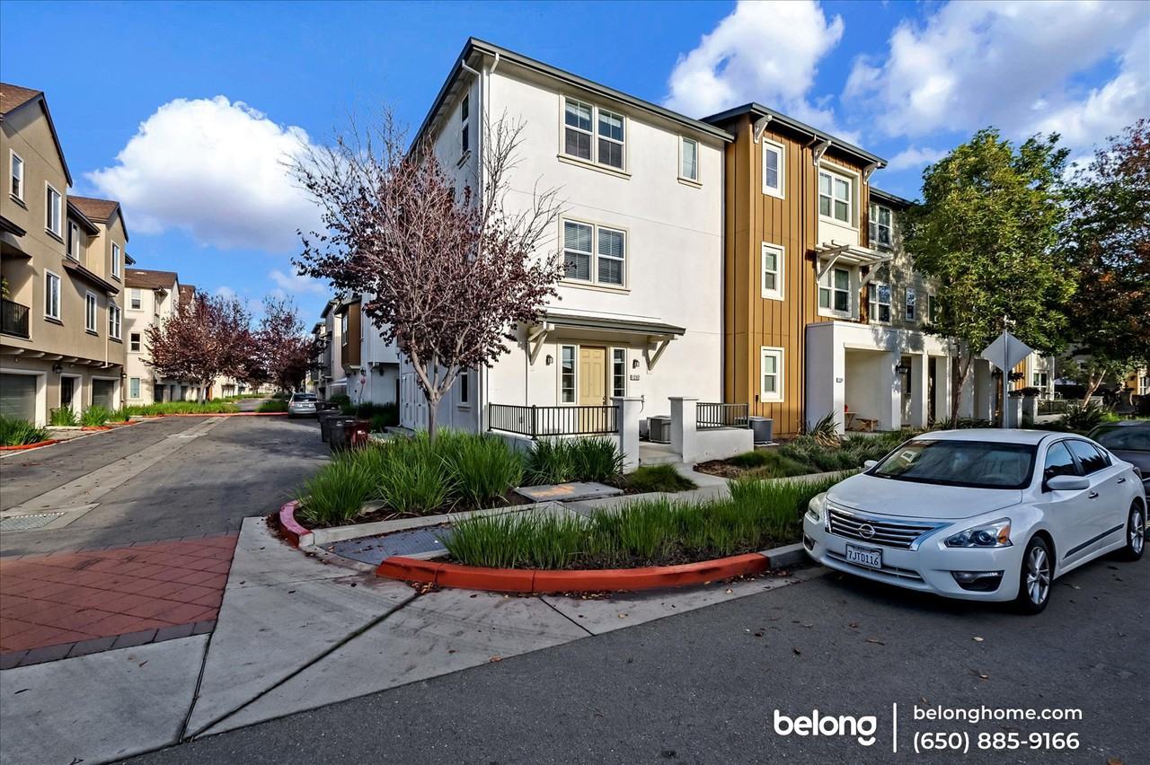 1202 Martin Luther King Drive - Photo 2 of 33