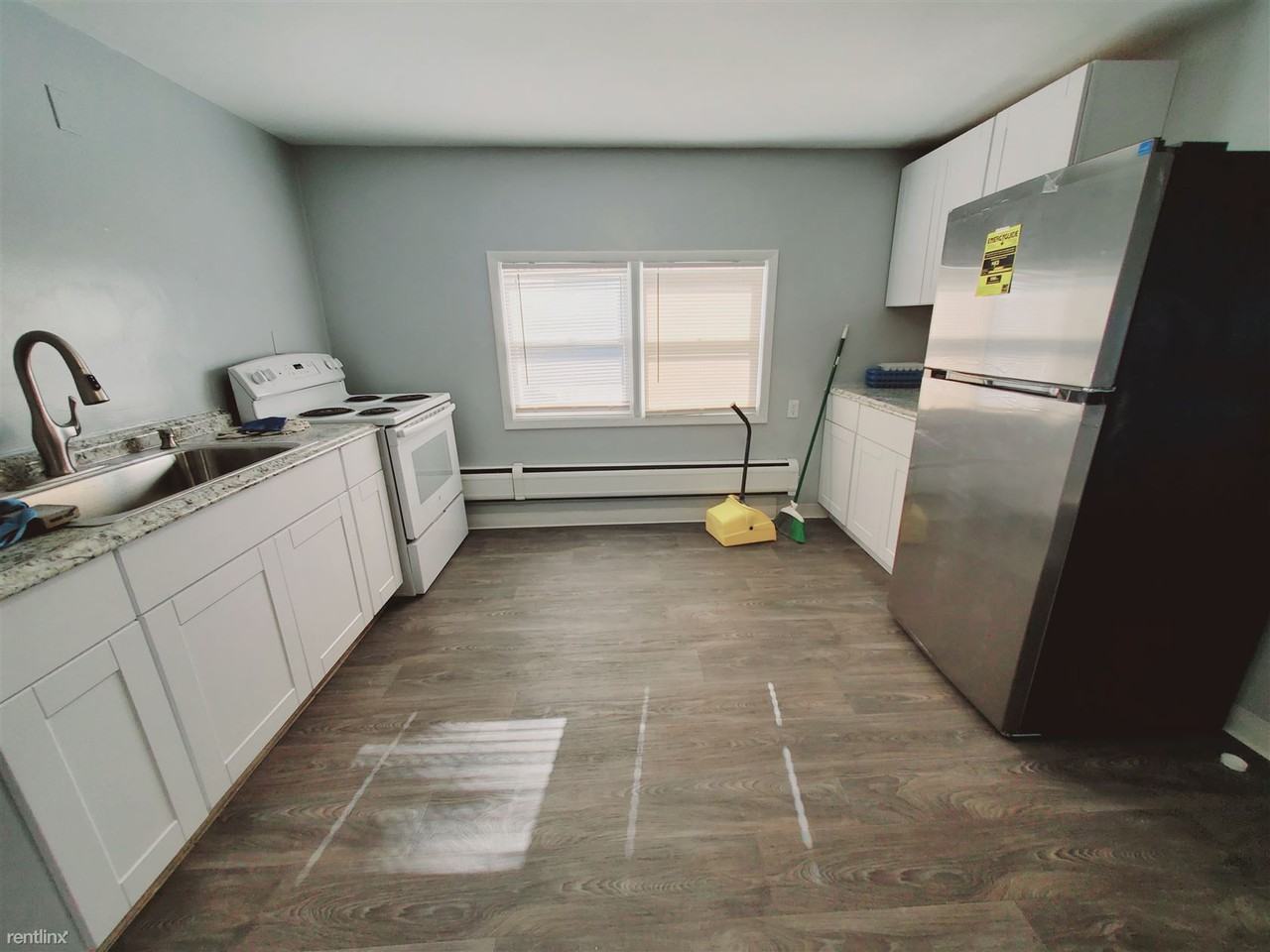 160 Frederick St #3 - Photo 2 of 6