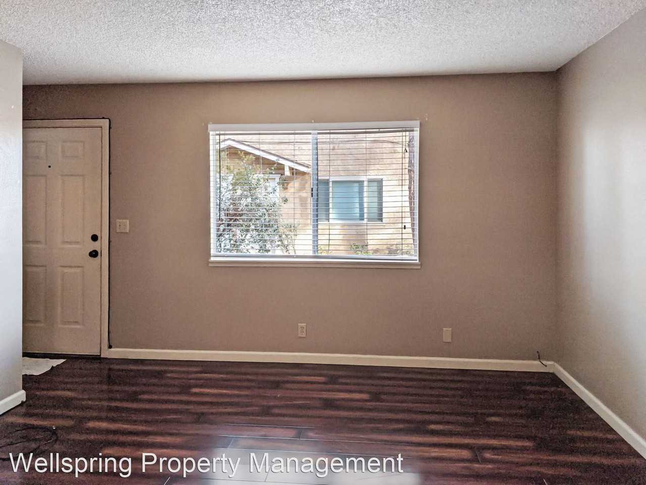 515 E Ridgecrest Blvd - Photo 2 of 12