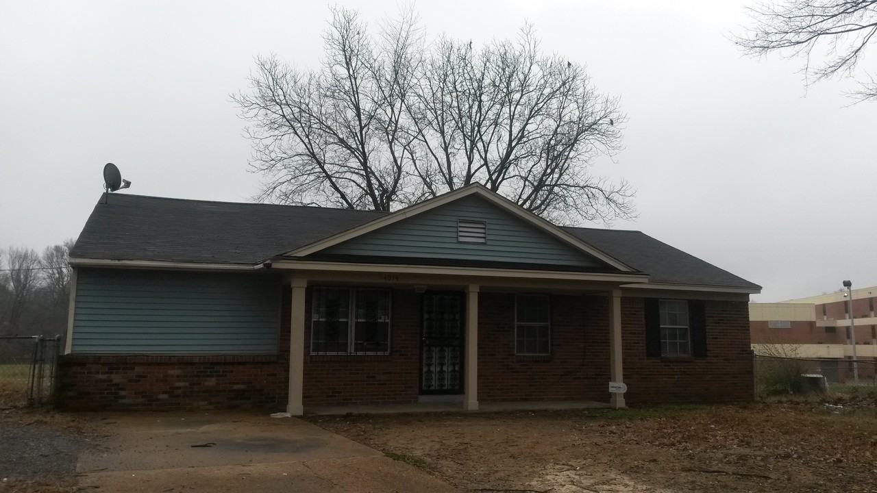 4014 Oakshire Cove - Photo 3 of 6