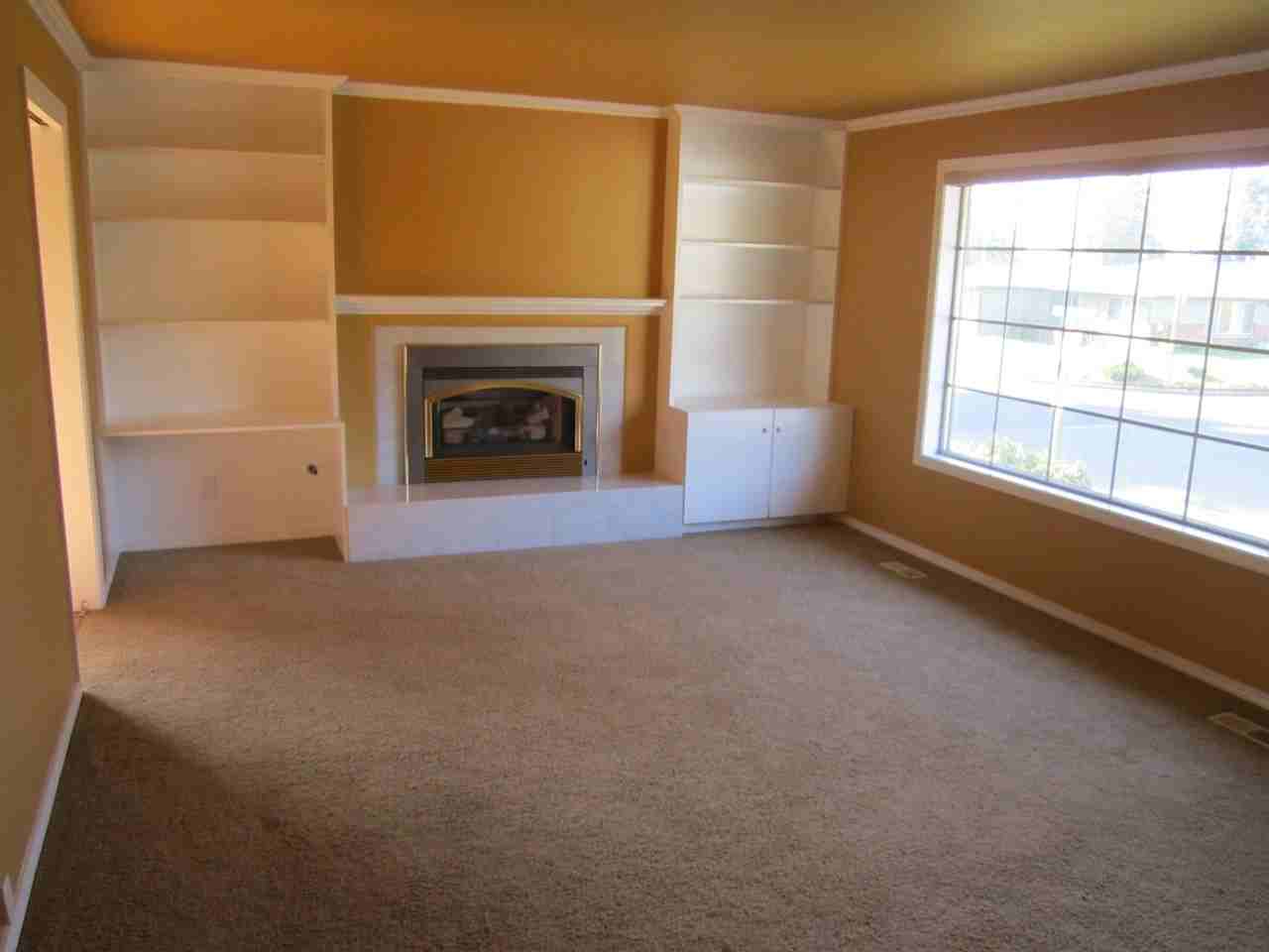 1106 Olympia Ave NE - Photo 2 of 19