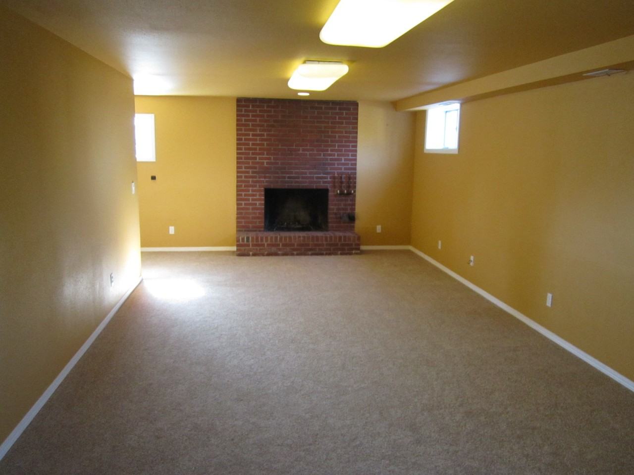 1106 Olympia Ave NE - Photo 3 of 19